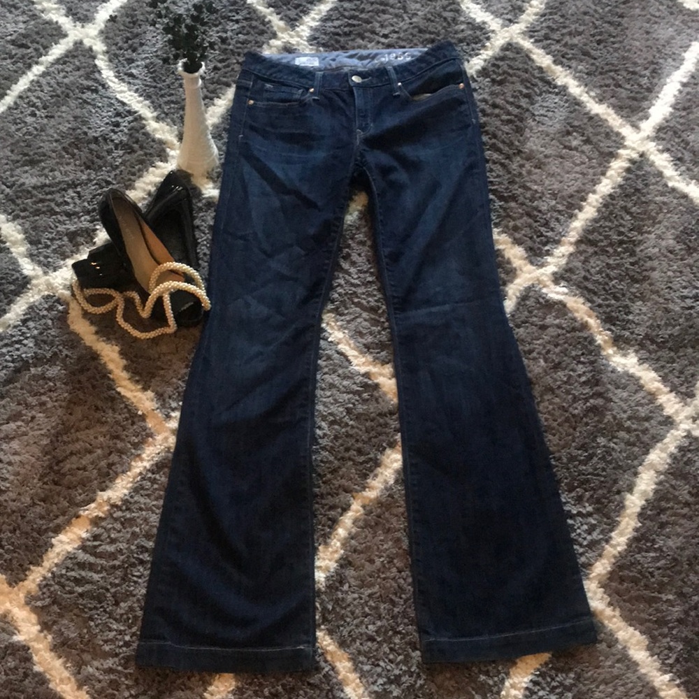 ⭐️Gap long and lean flare jeans! ⭐️